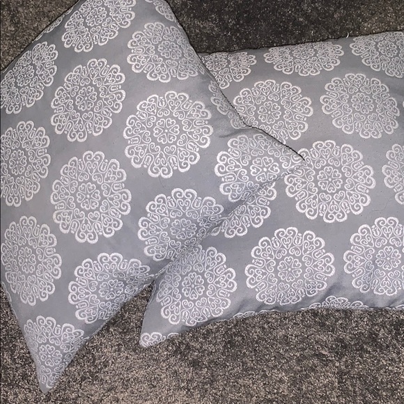 Set of throw pillows 💕 - Picture 4 of 4